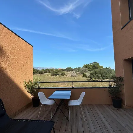 Lägenhetshotell T3 Le 103-residence De Charme En Bord De Avec Piscine 4*